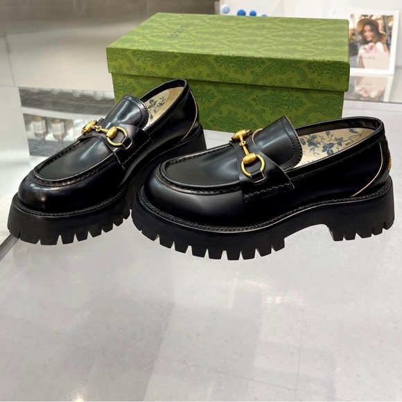 Gucci Black Loafers with Gold Buckle - Picture 1 of 7
